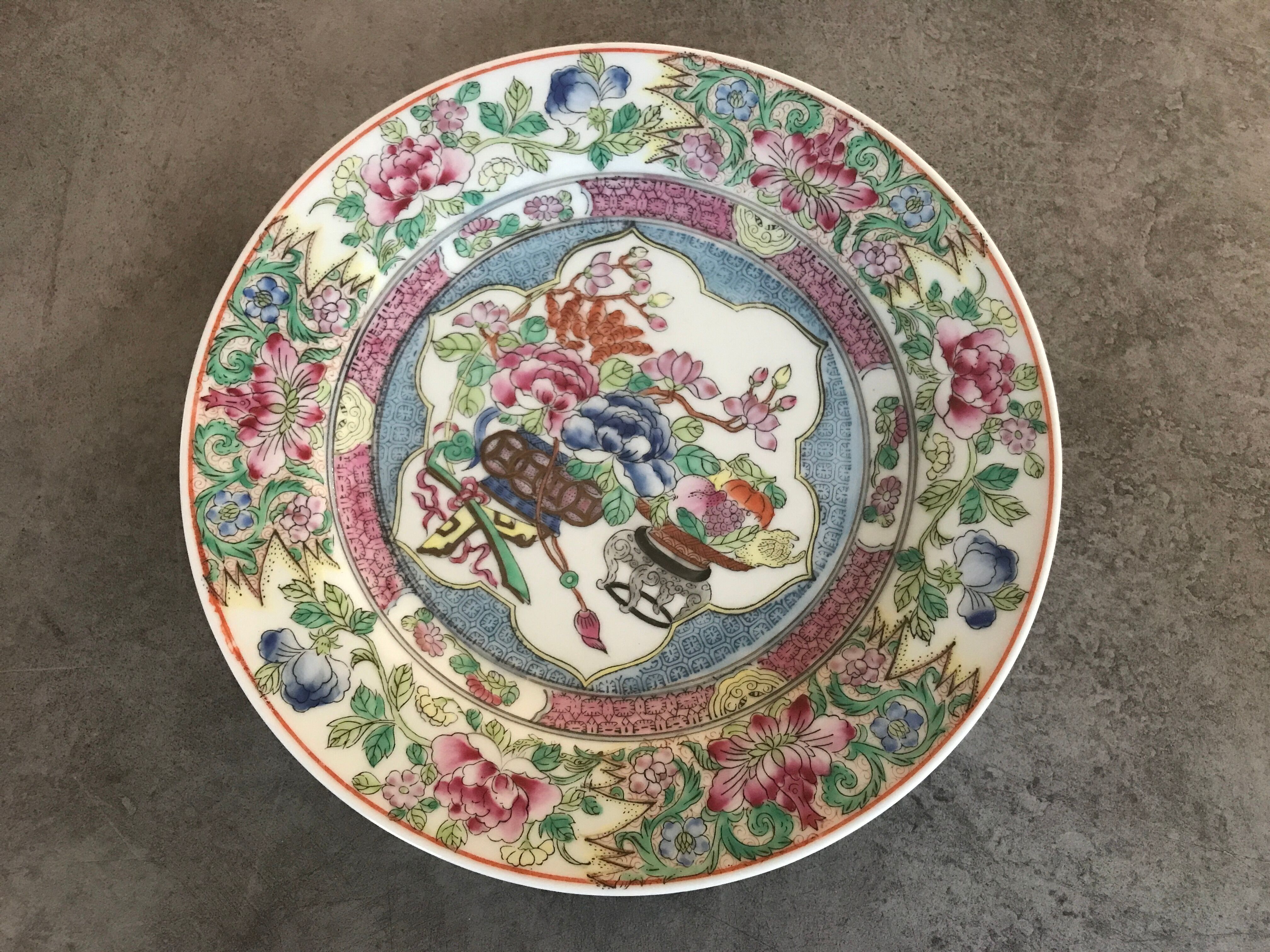 Porcelain plate from canton of china floral decoration 23 cm