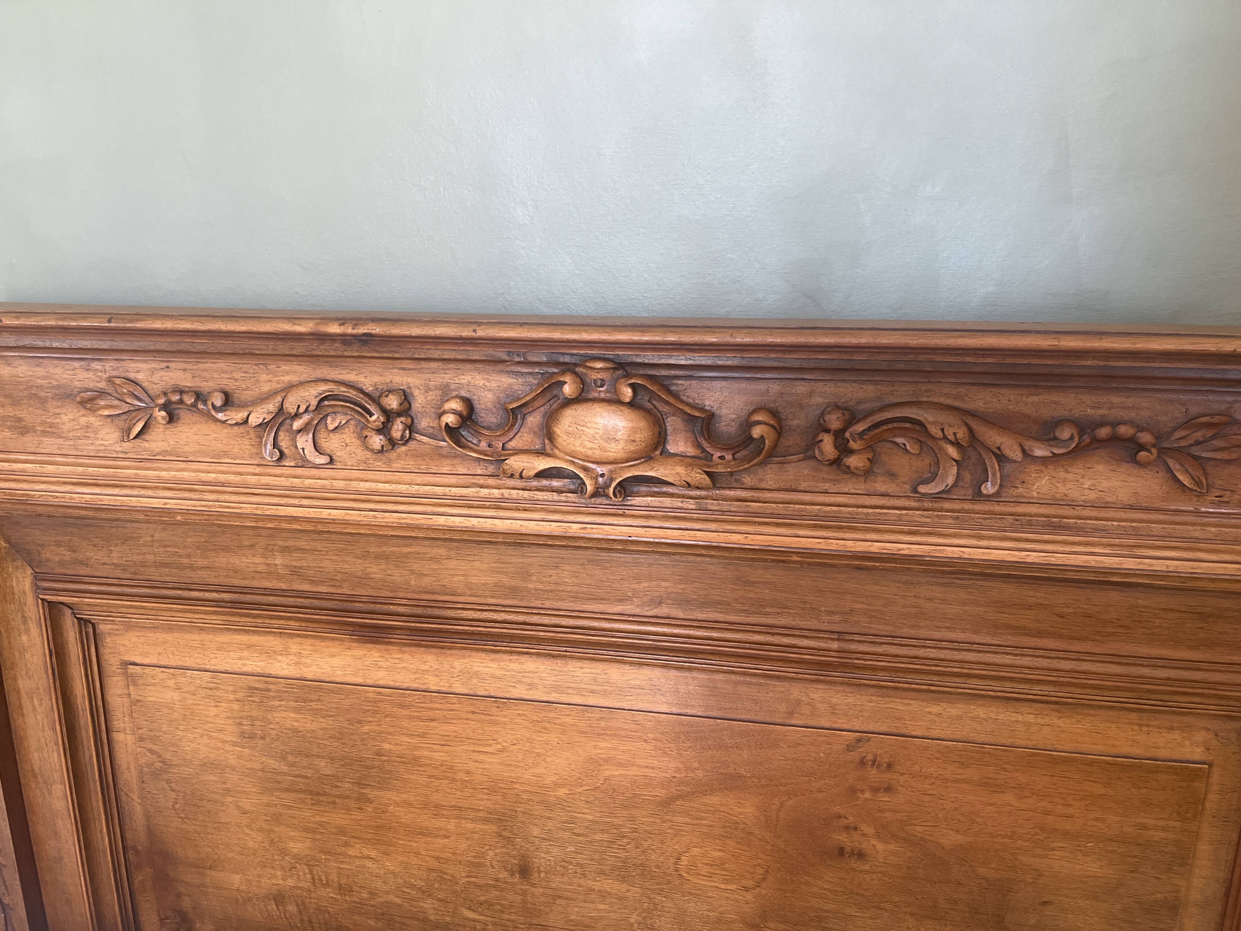 Pair of antique solid wood beds - 1900 style / Country chic
