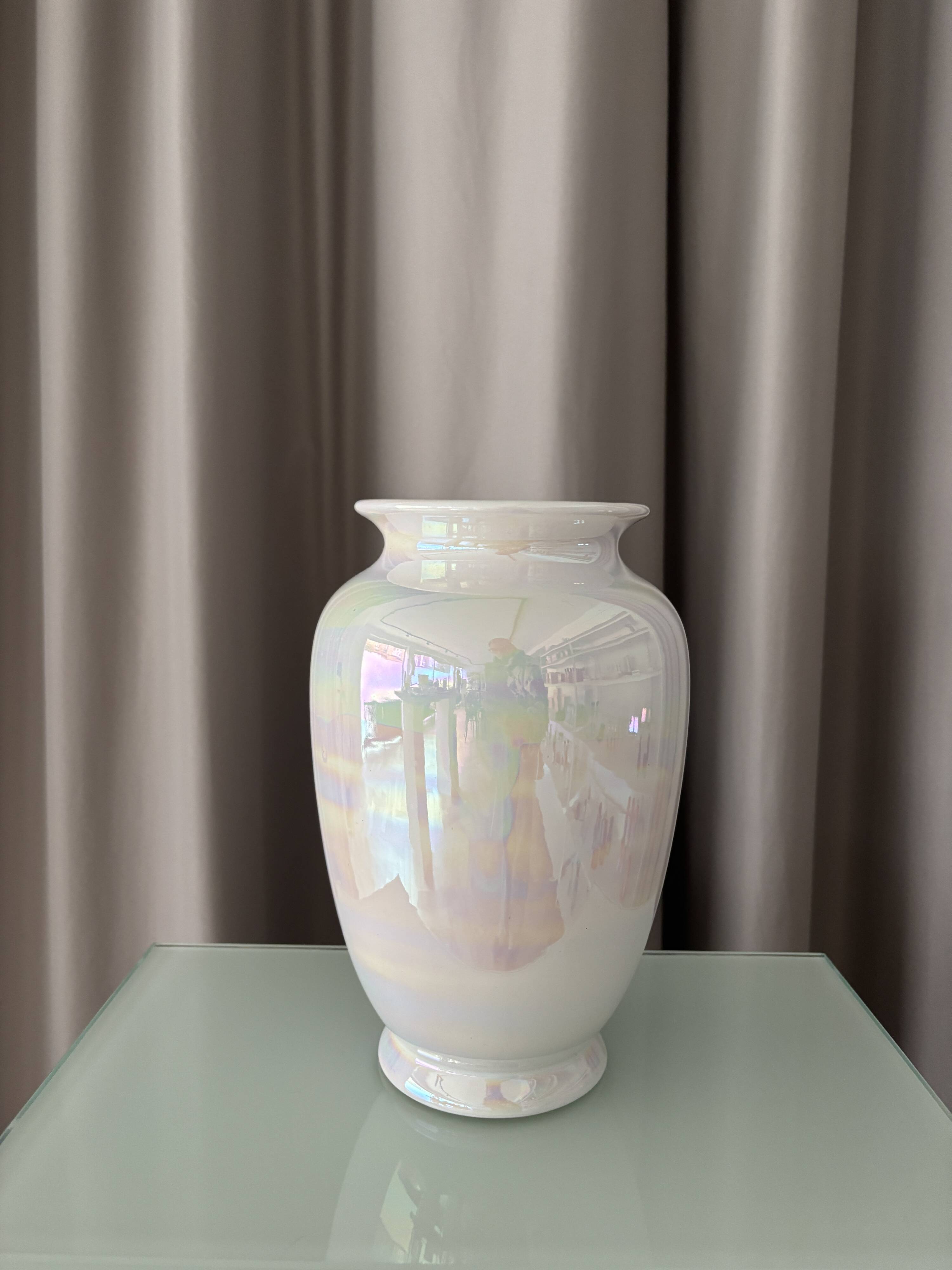 Vintage Iridescent White Vase – 1980s/1990s Pearl Lustre Glaze