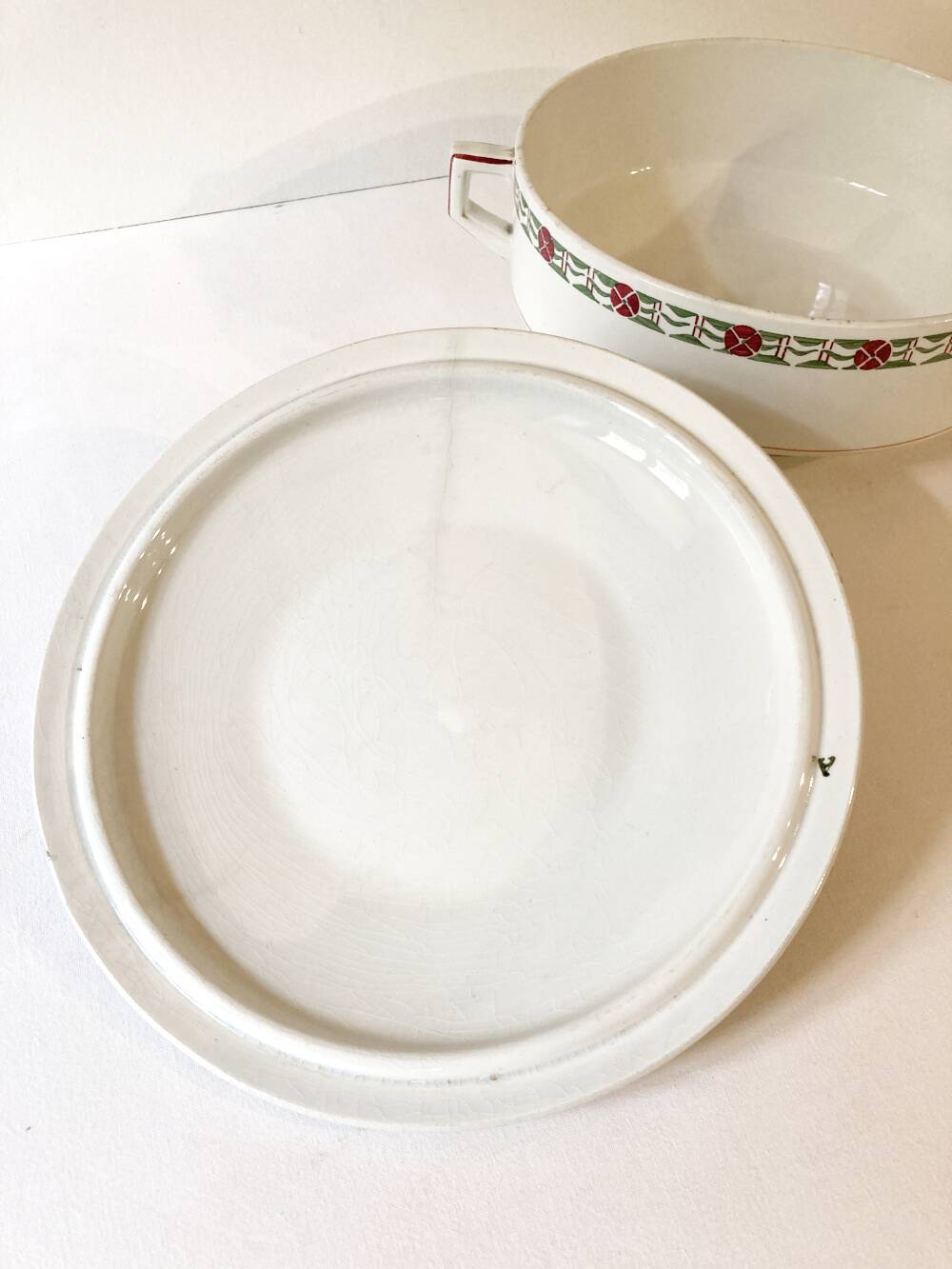 Orchies Soup Tureen / Moulin des Loups, Madeleine model