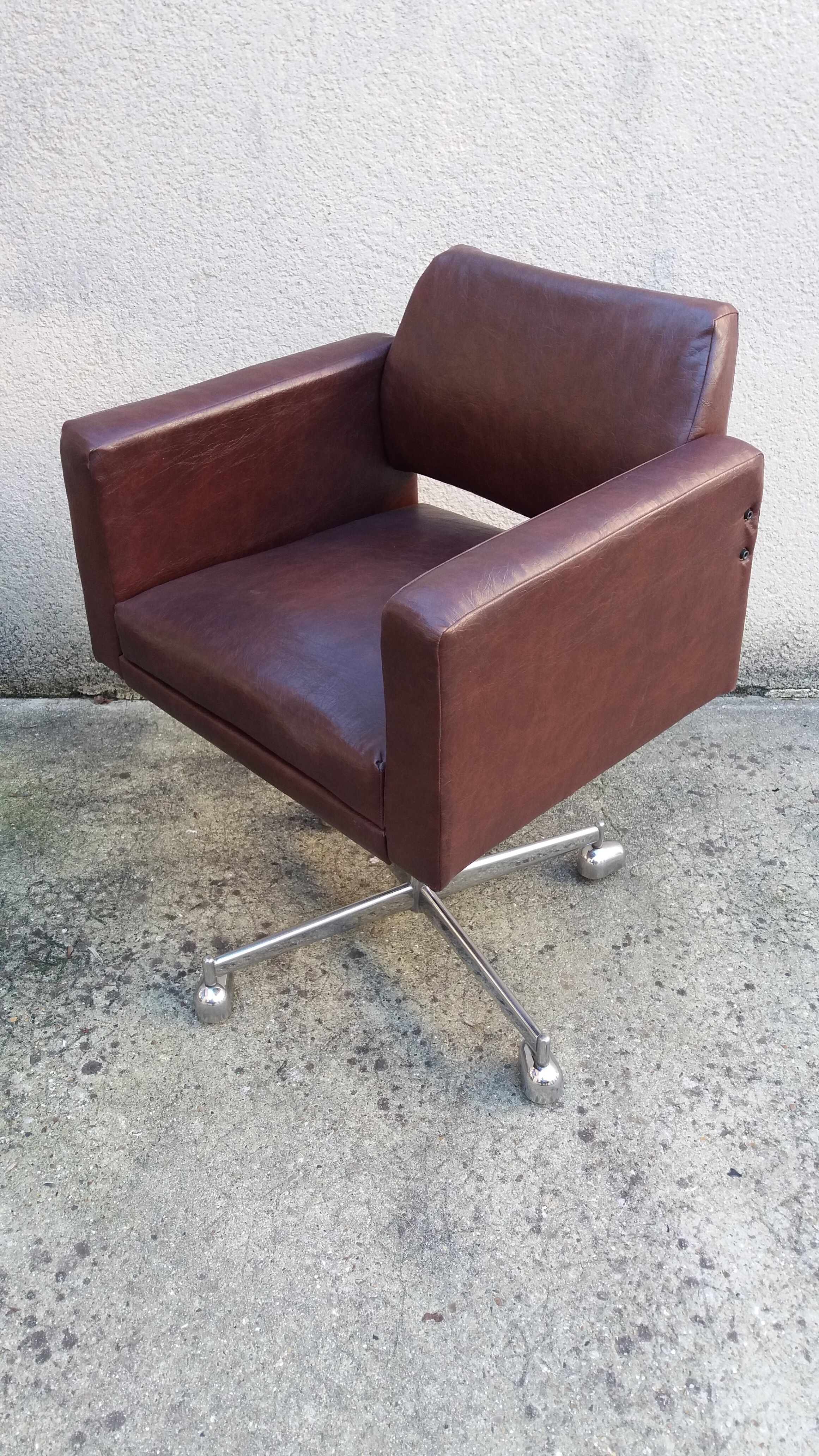 Faux leather Office armchair