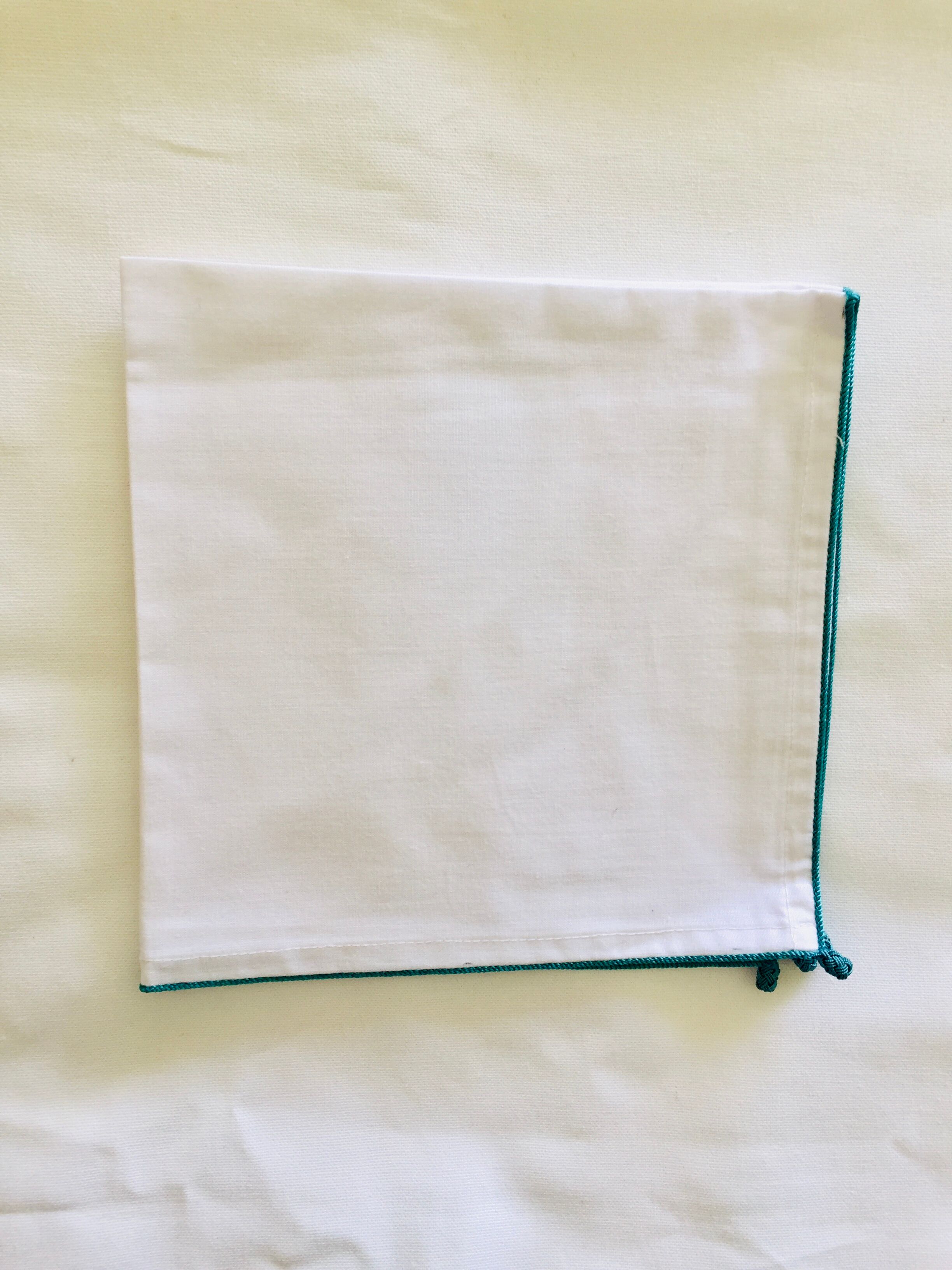 Serviette de table brodée  main en coton ,vendu à l unite
