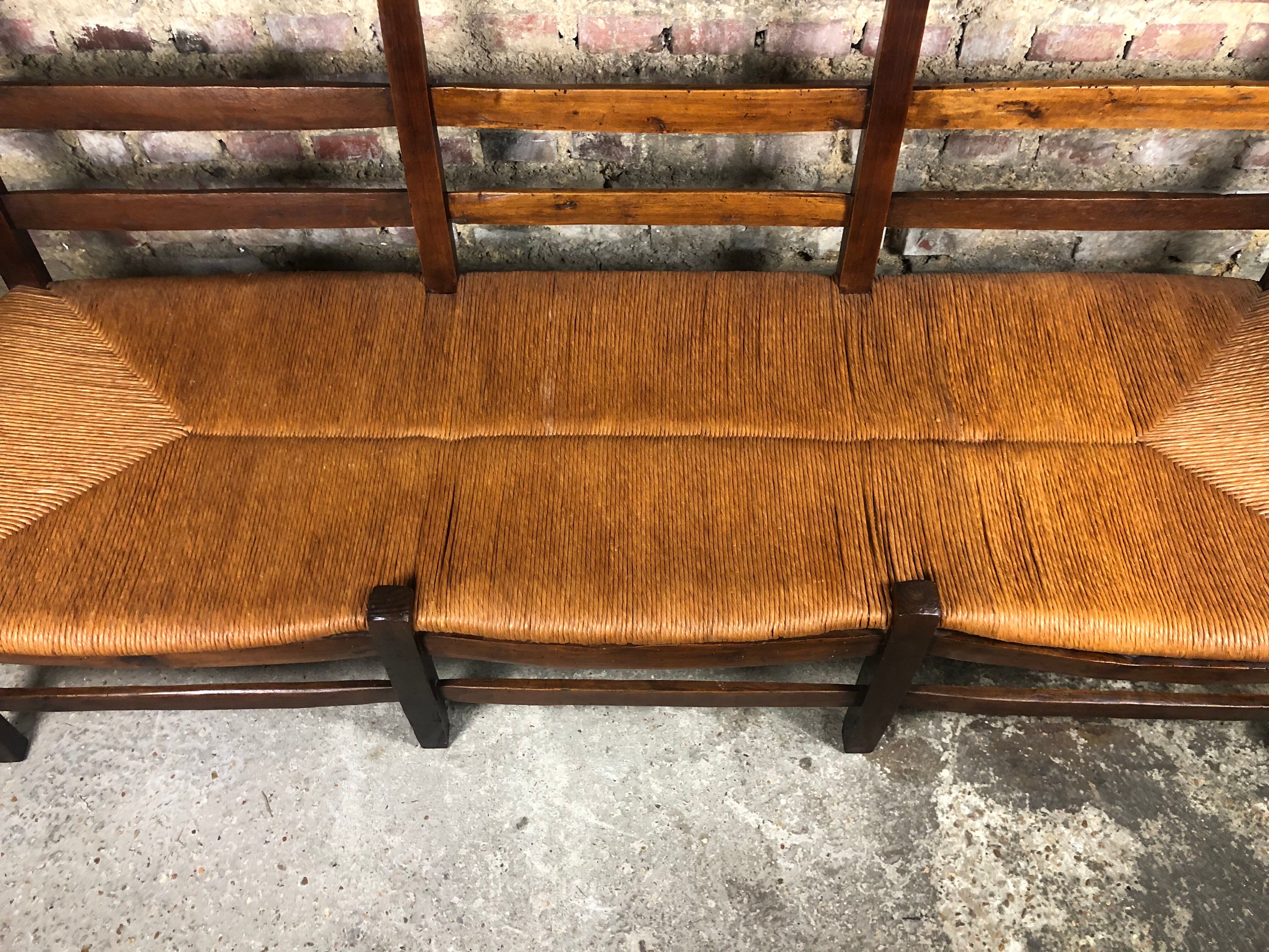 Mulched bench Provençal oak and walnut in late 18th century