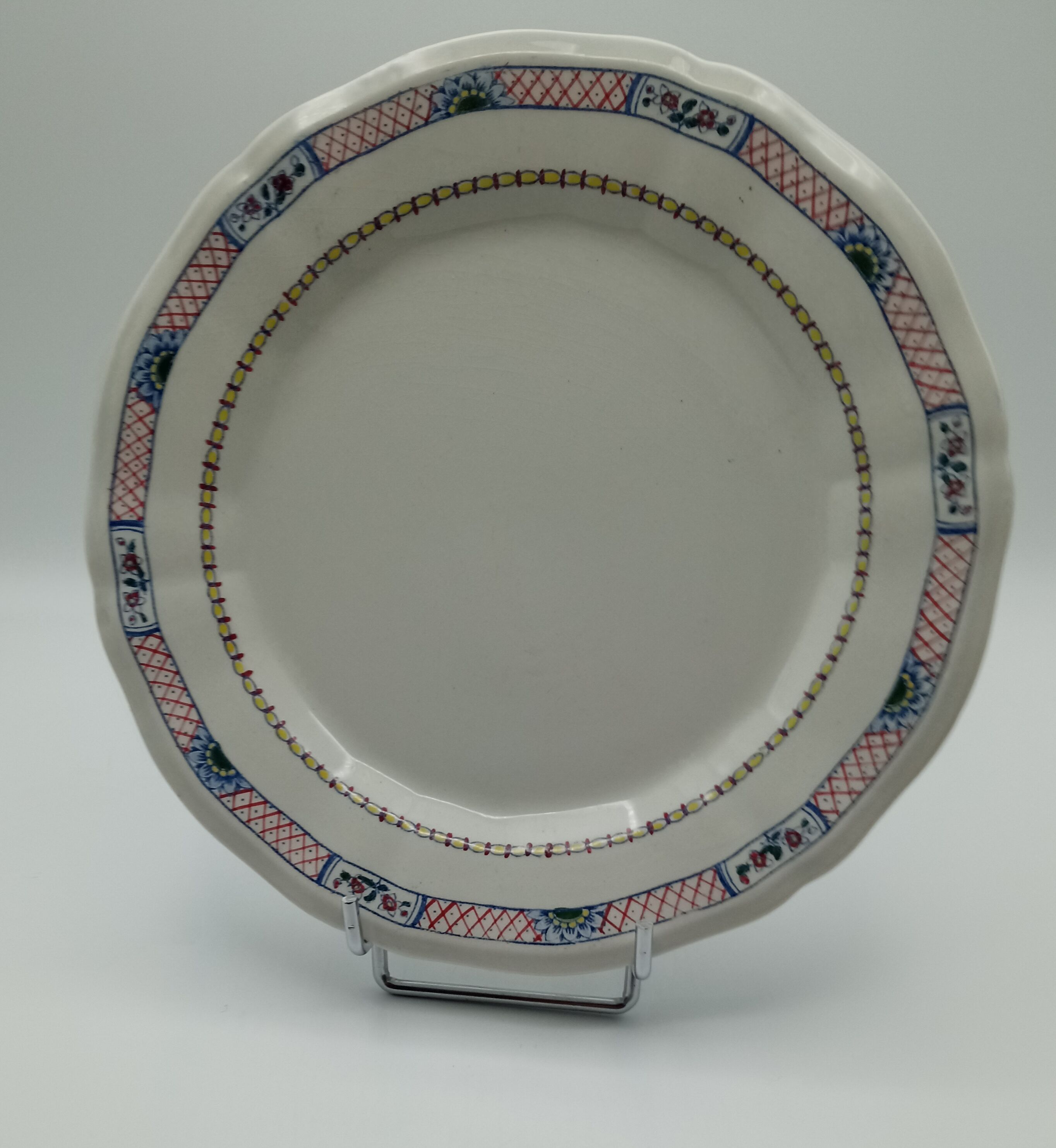 Plates in Gien earthenware