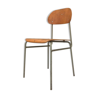 Chaise de style industriel années 60