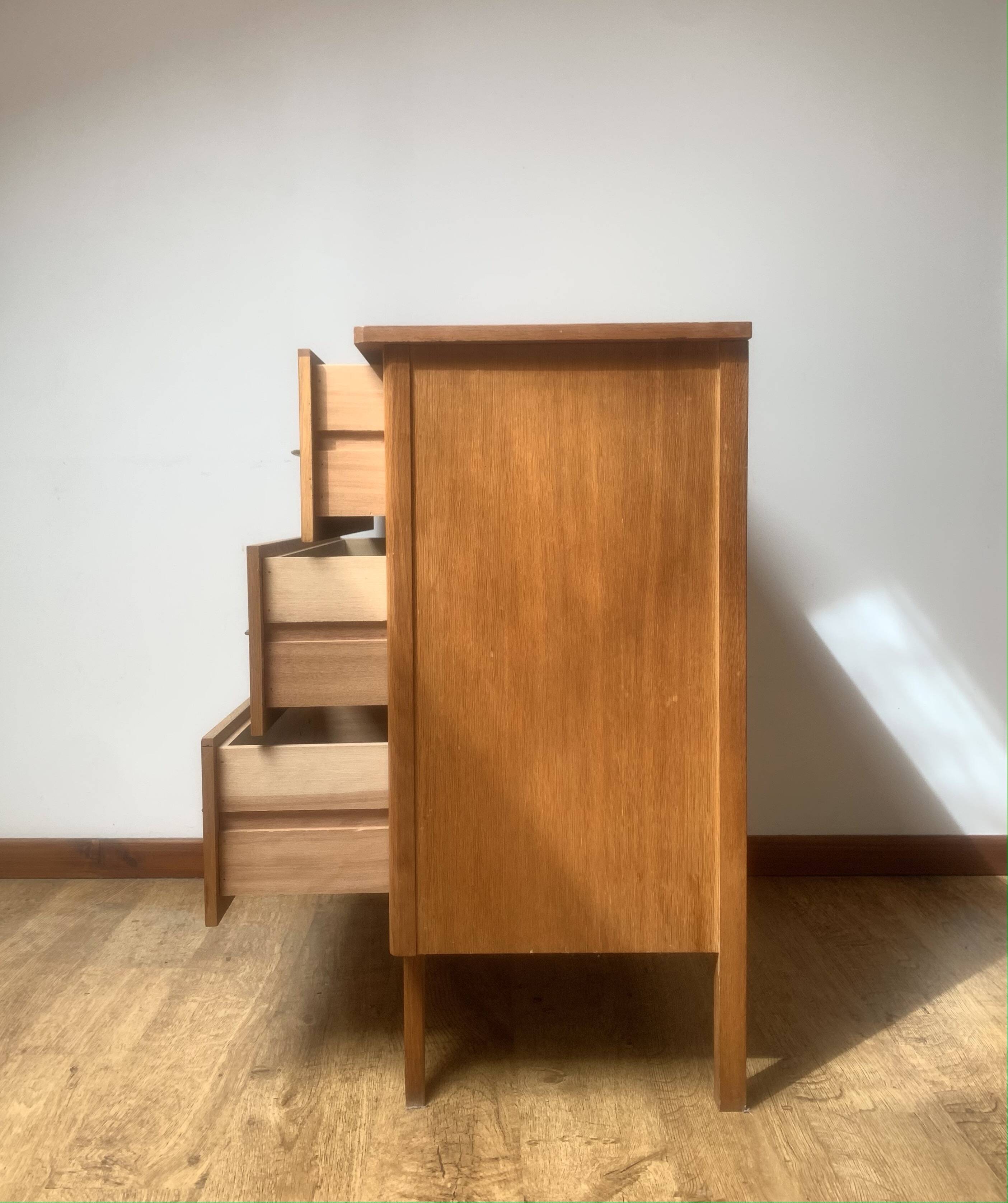 Vintage 50s chest of drawers