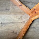 Round solid pine dining table with 2 extensions