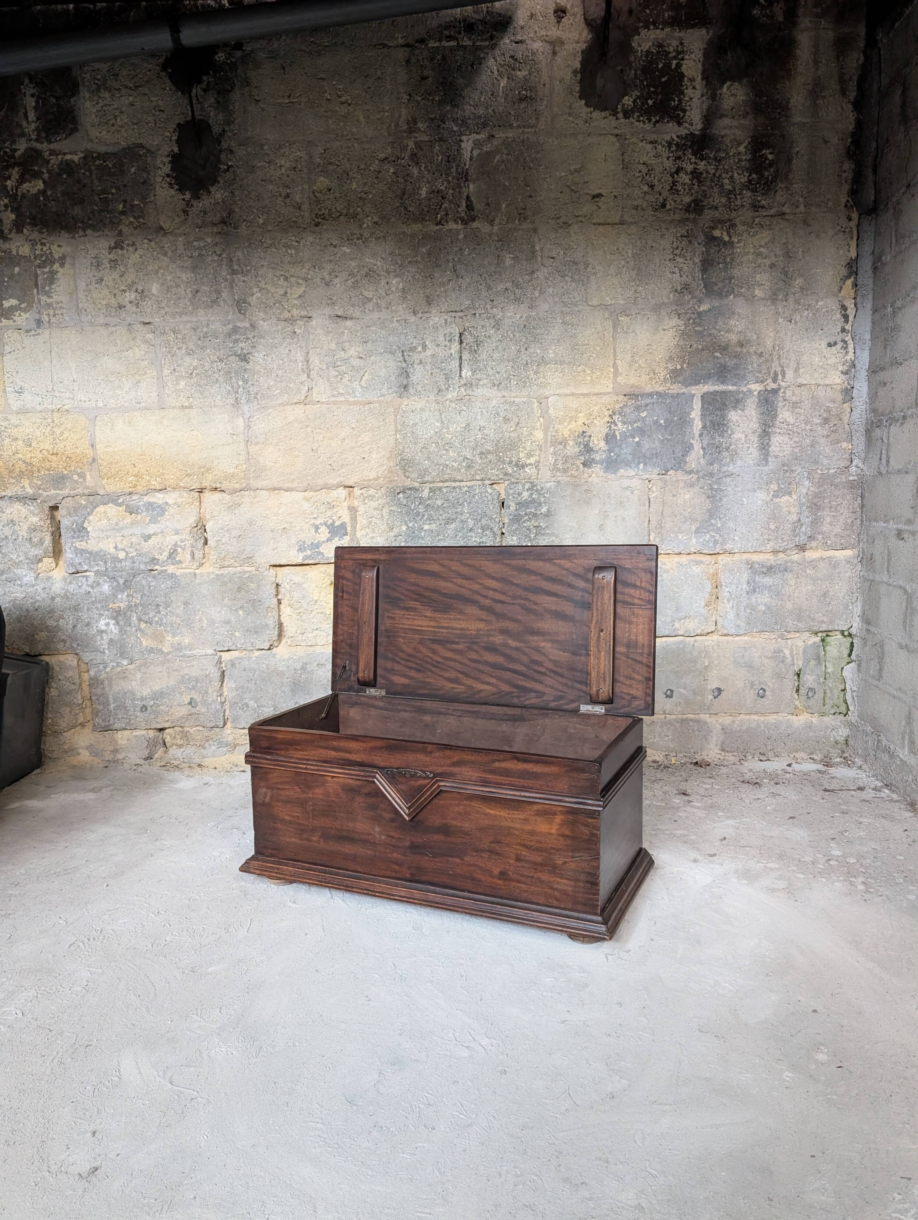 Coffre en bois