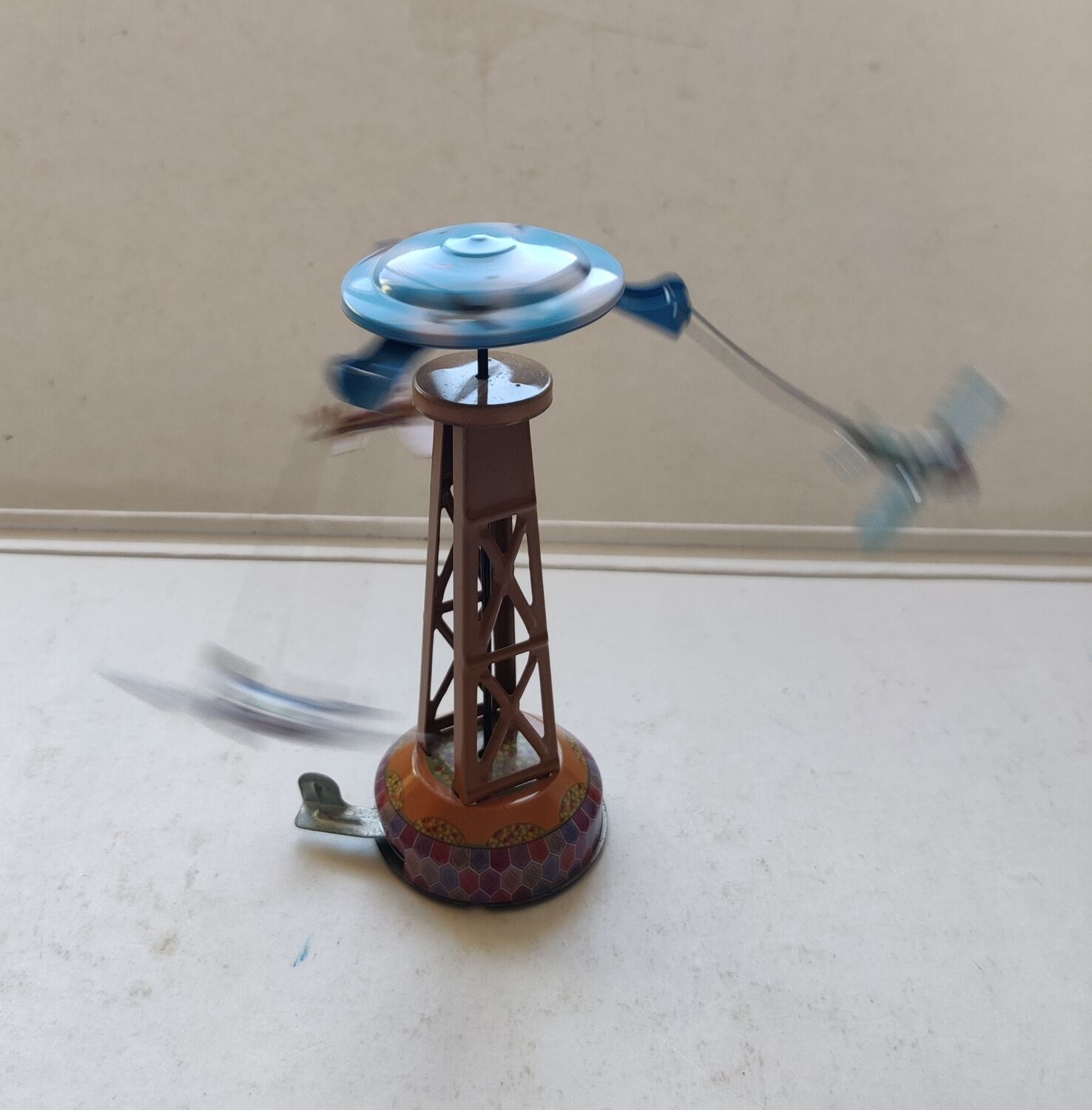 Carousel 3 metal planes