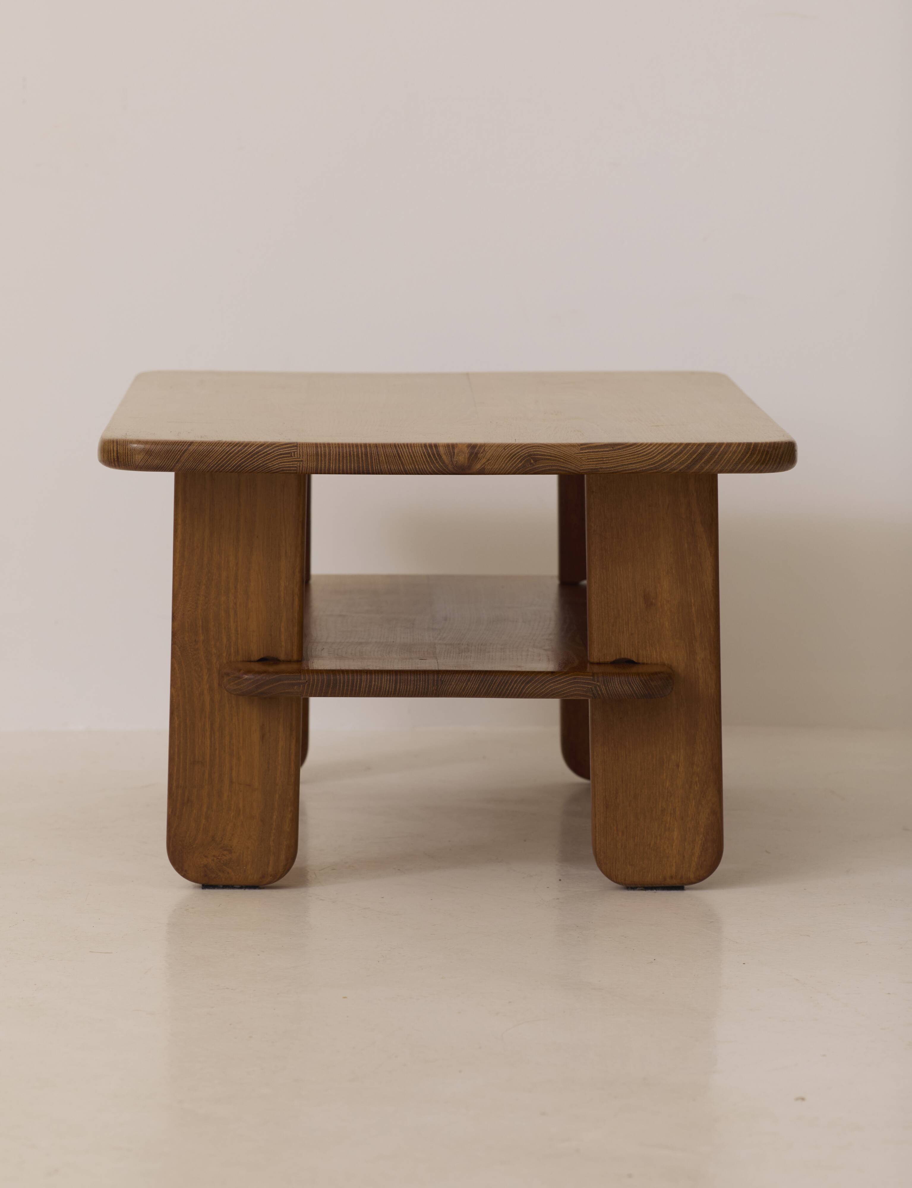 Coffee table in solid elm by Alain Gaubert vintage circa 1980.