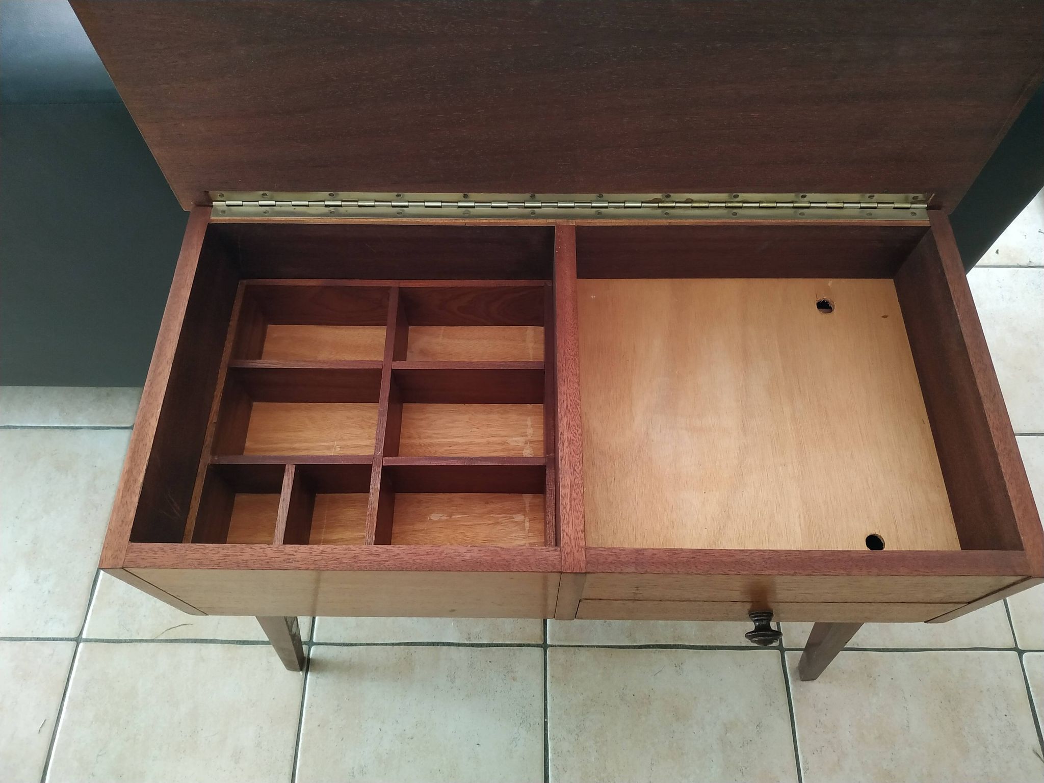 Furniture with work design compass feet