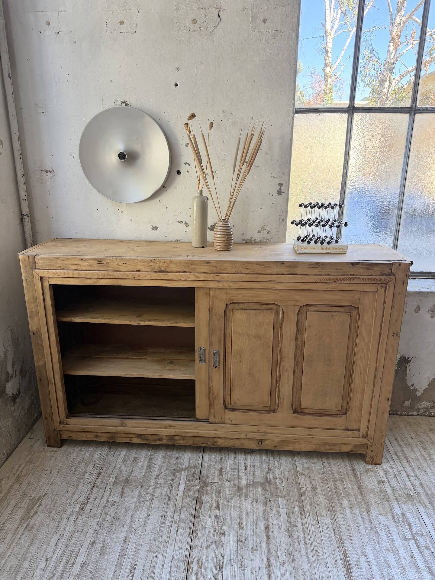 Enfilade with sliding doors from the 1950s