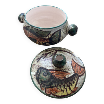 Valauris soup tureen with lid