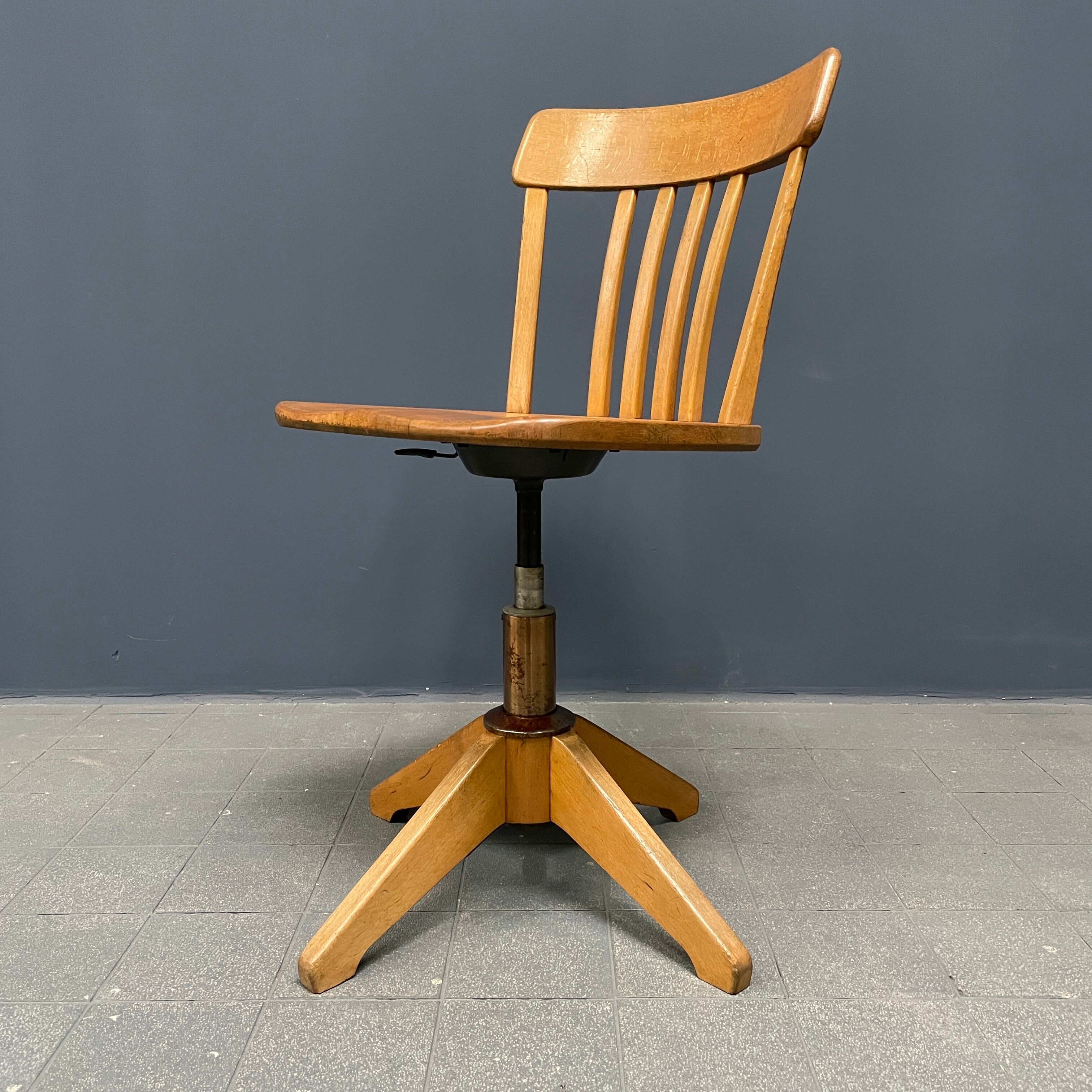 Beechwood Sedus desk chair from the 1950s.