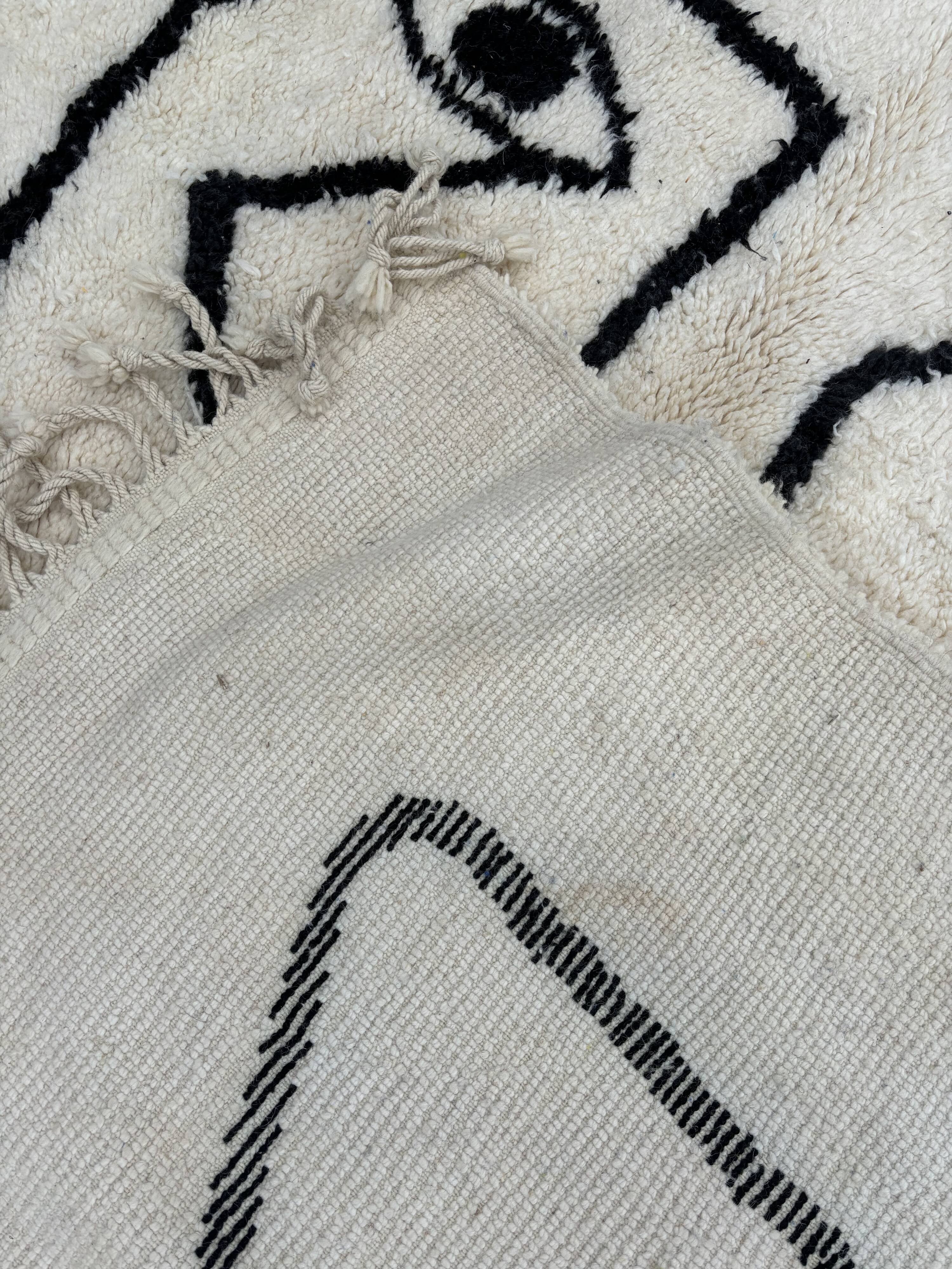 Large Beni ourain Berber carpet