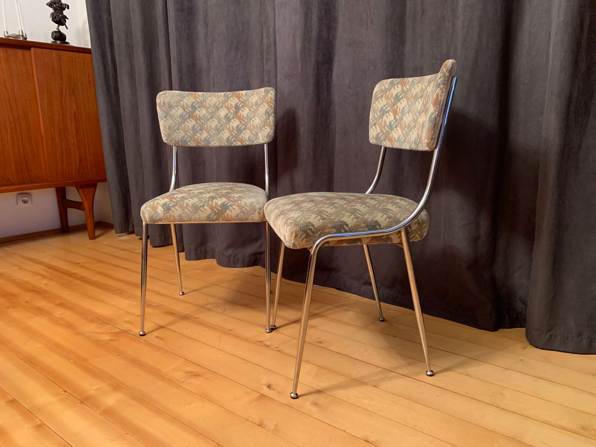 Pair of chairs Italy 1950s