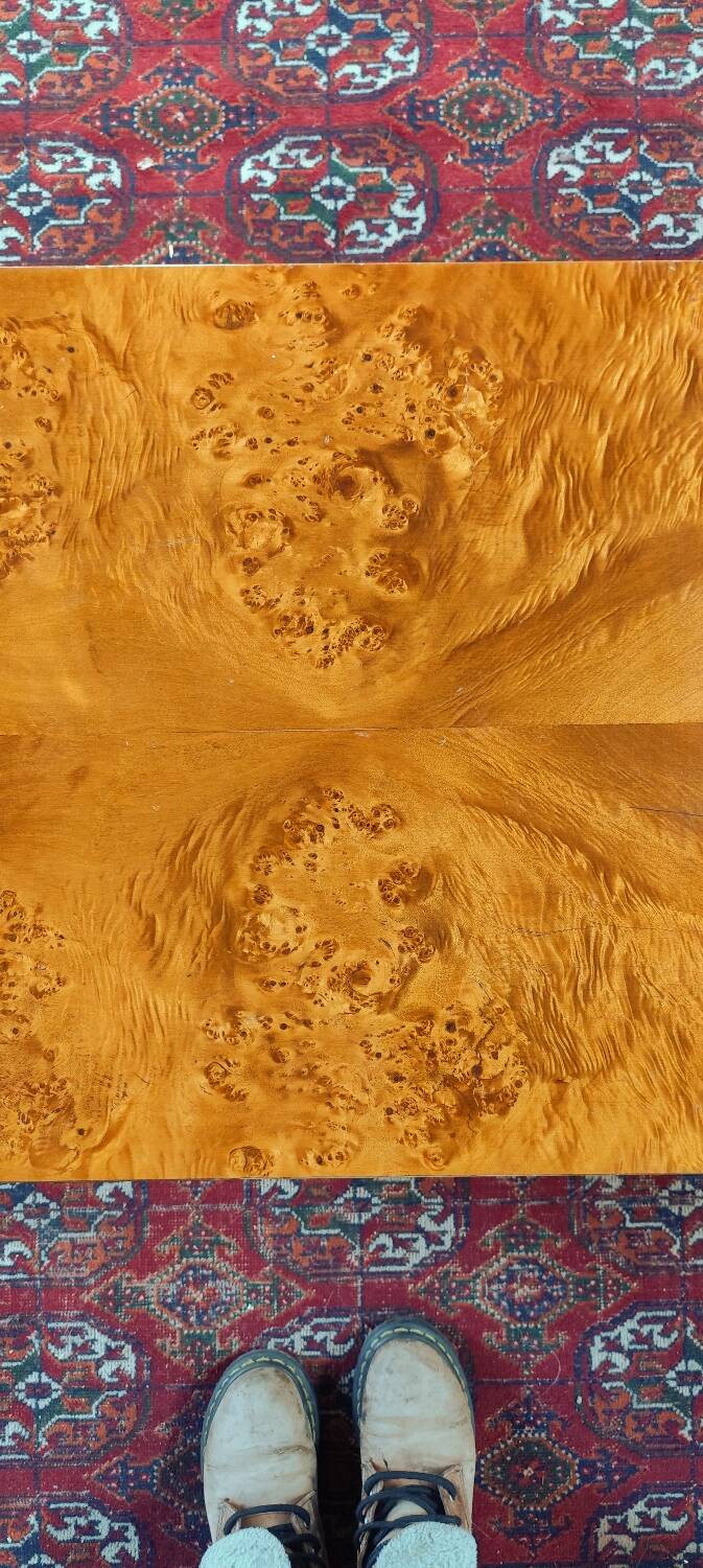 Table basse en loupe d'orme, par Roche Bobois, 1970