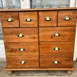 Storage cabinet with drawers