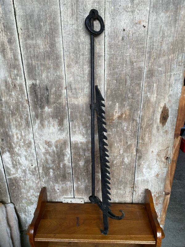 Ancienne crémaillère cuisson cheminée fer forgé noir xviiie vintage