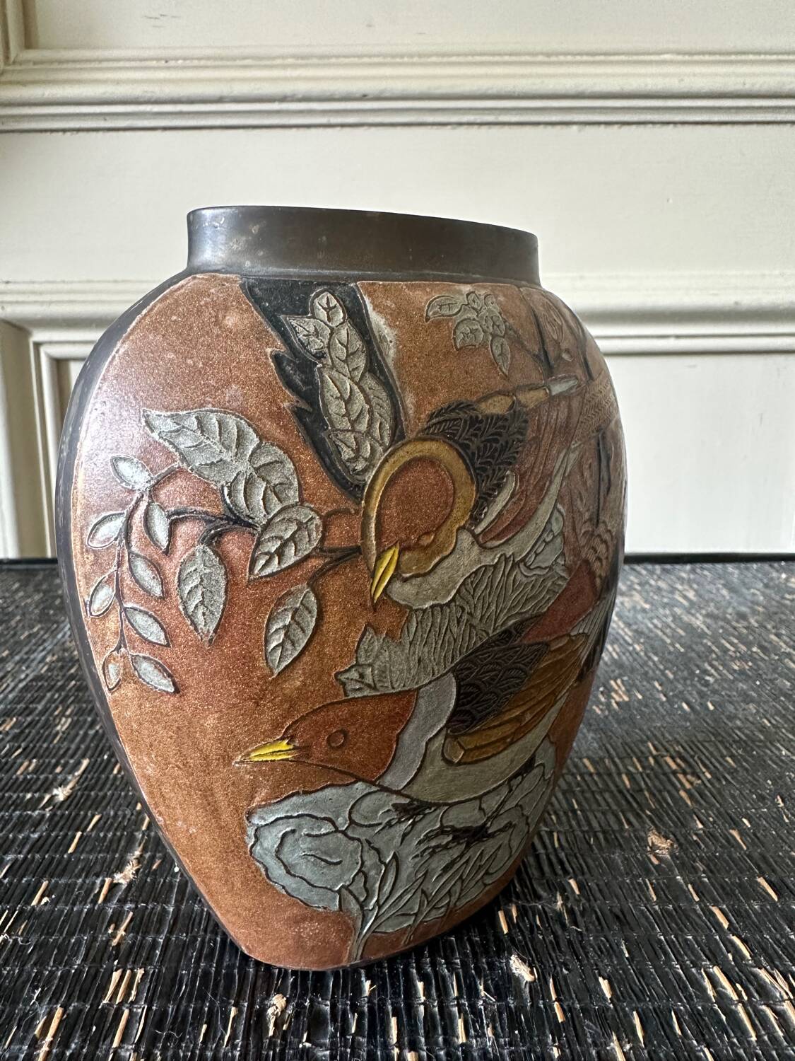 Vase en laiton émaillé