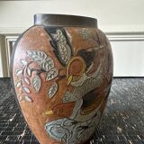 Vase en laiton émaillé