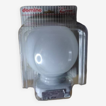 Applique globe opaline support plastique moucheté dp 1123604
