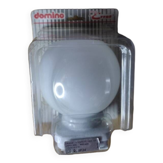 Applique globe opaline support plastique moucheté dp 1123604