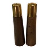 Salt shaker / wooden pepper shaker