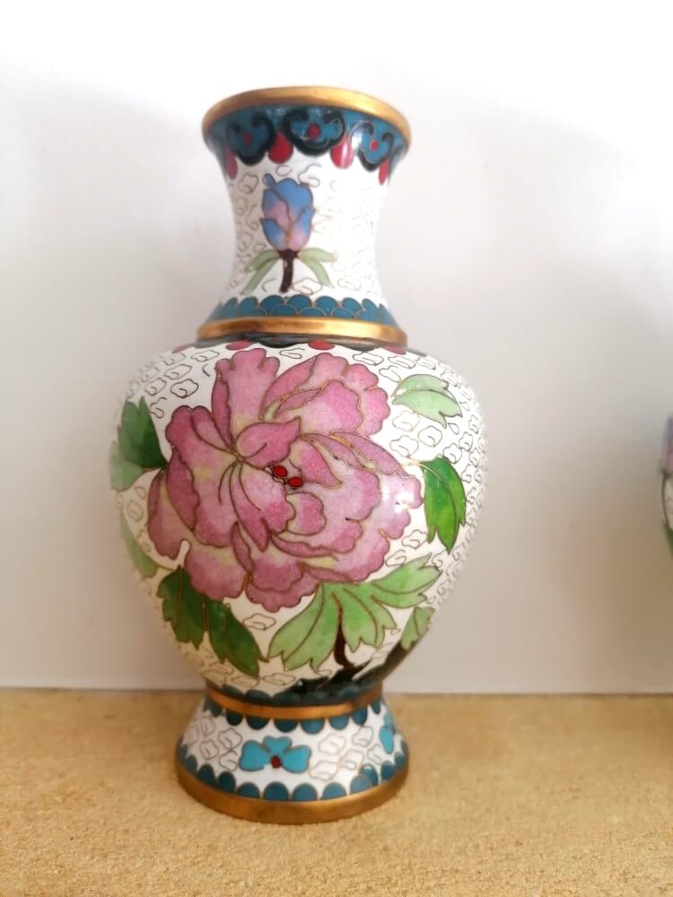 Paire de vases cloisonnés , Chine vers 1900