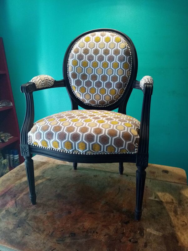 Fauteuil médaillon Louis XVI
