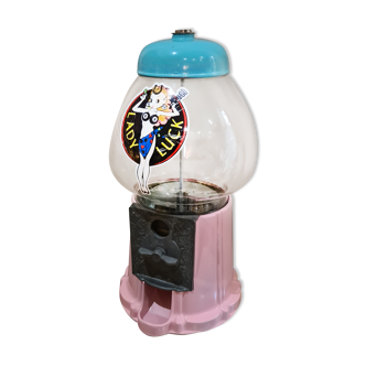 Candy dispenser chewing gum