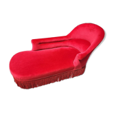 Meridian in red velvet 1900