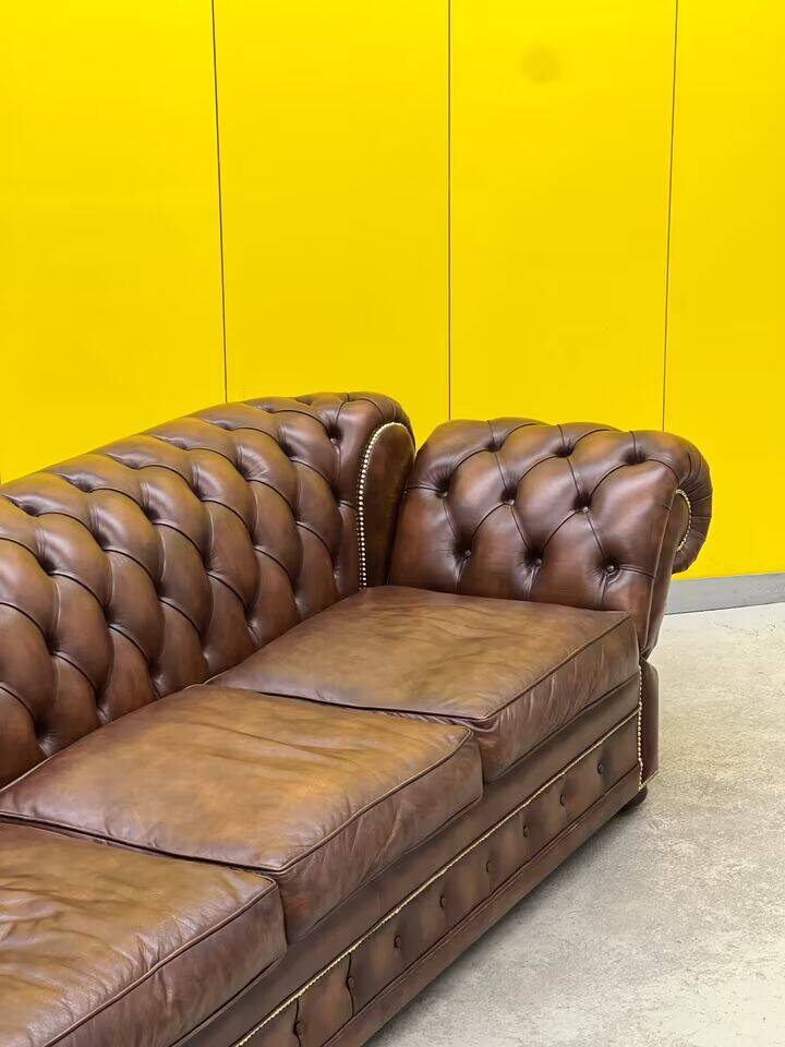 Original English Chesterfield 3-Seater Sofa – Handcrafted Brown Leather