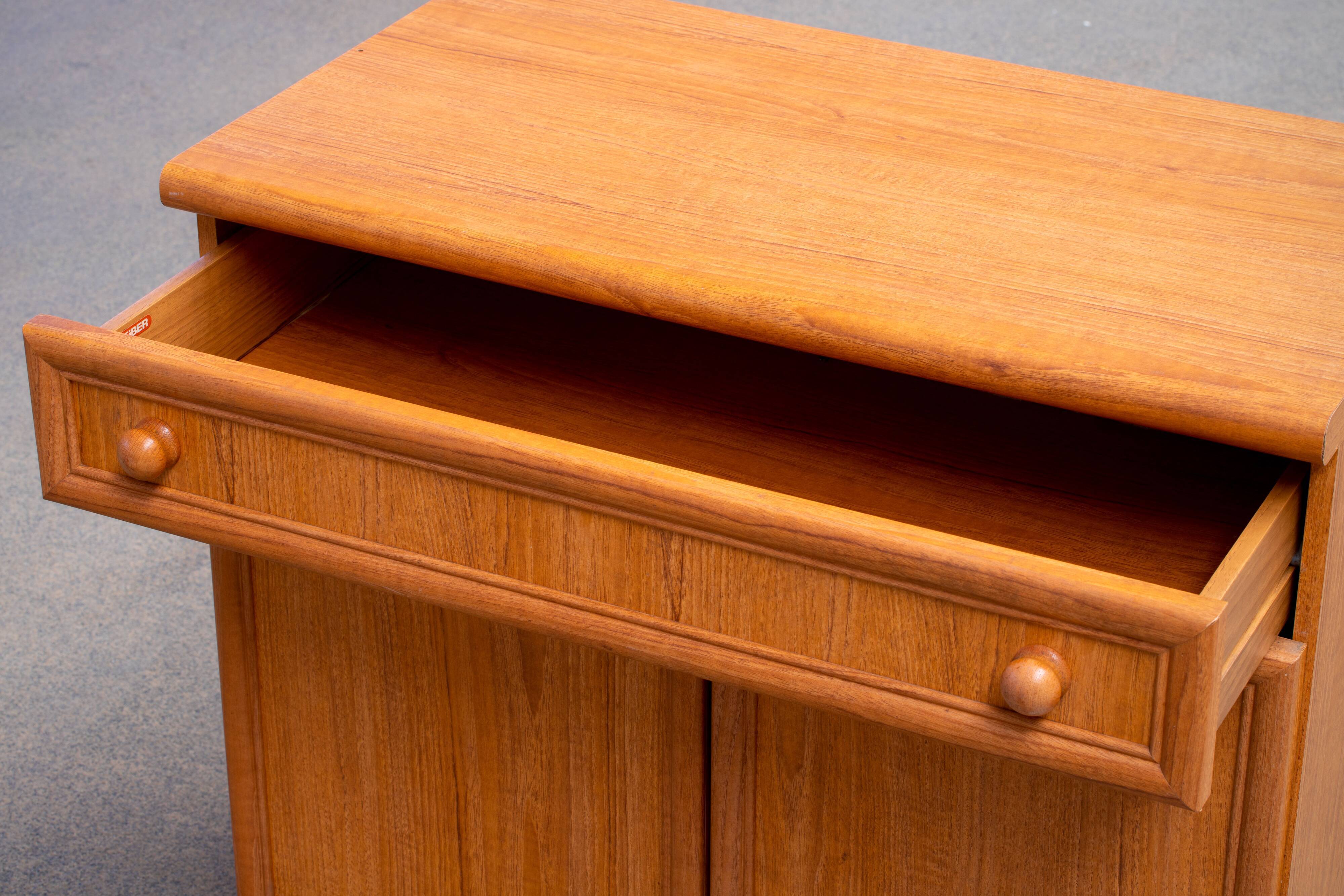 Scandinavian buffet 80 cm