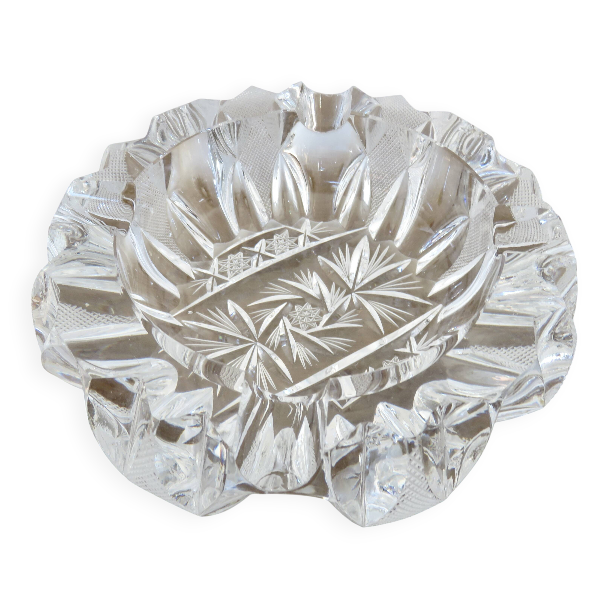 Impressive Bohemian crystal ashtray, crafted and engraved, 1950s.