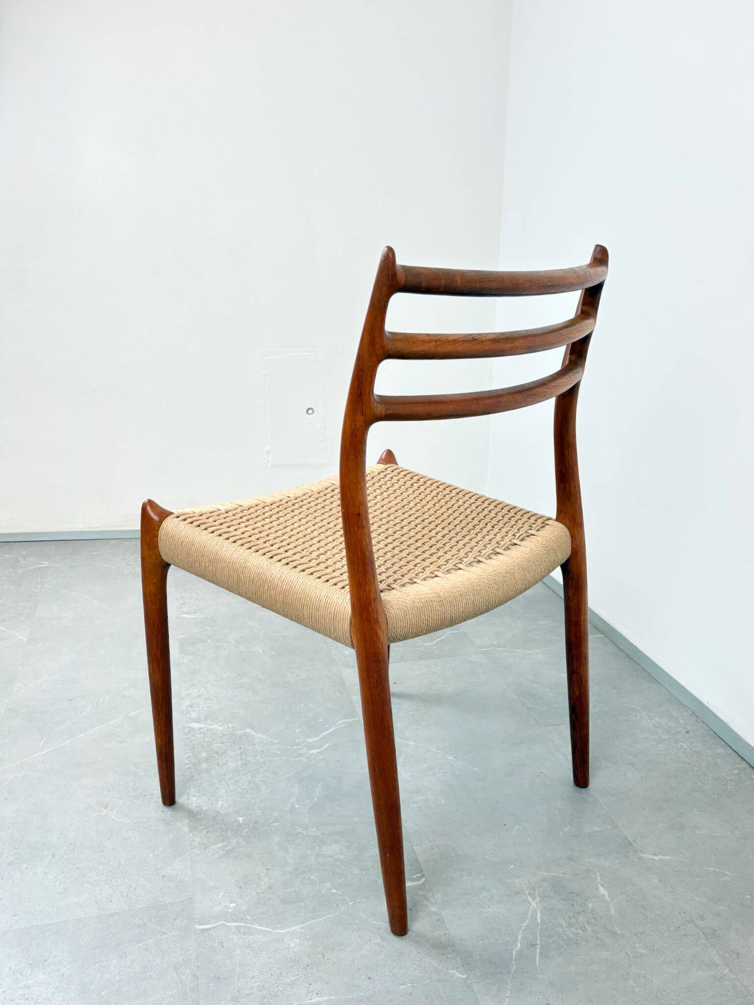 Ensemble de 6 chaises modèle 78 en teck par Niels O. Møller