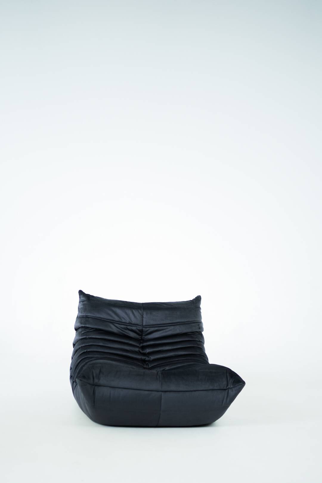 Togo set of chair and pouf in black shiny velvet