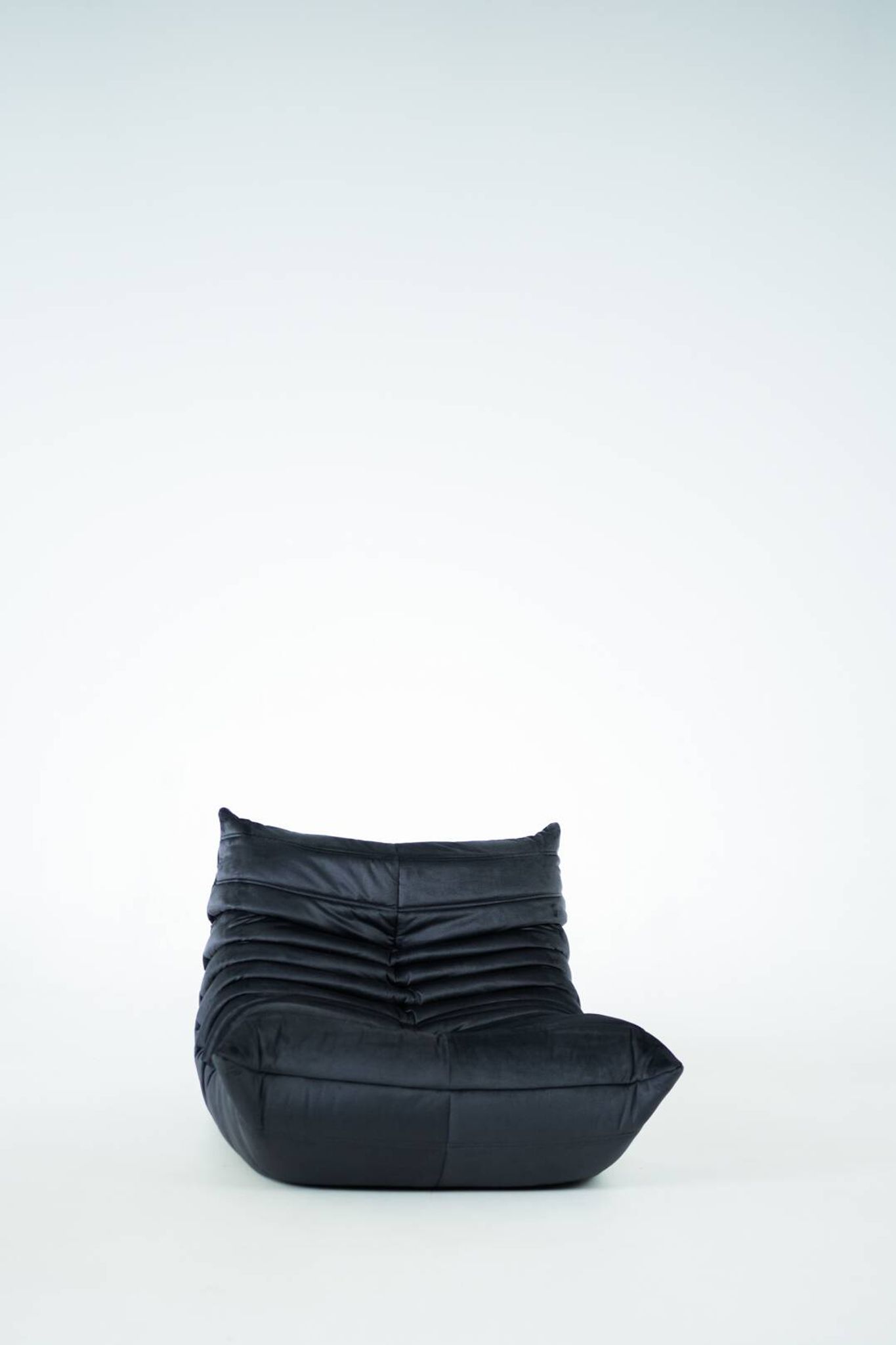Togo set of chair and pouf in black shiny velvet