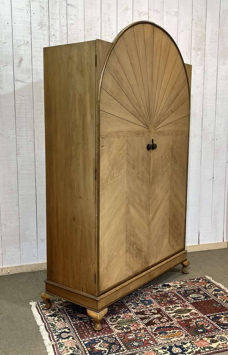 Penderie anglaise art déco en noyer des années 1930