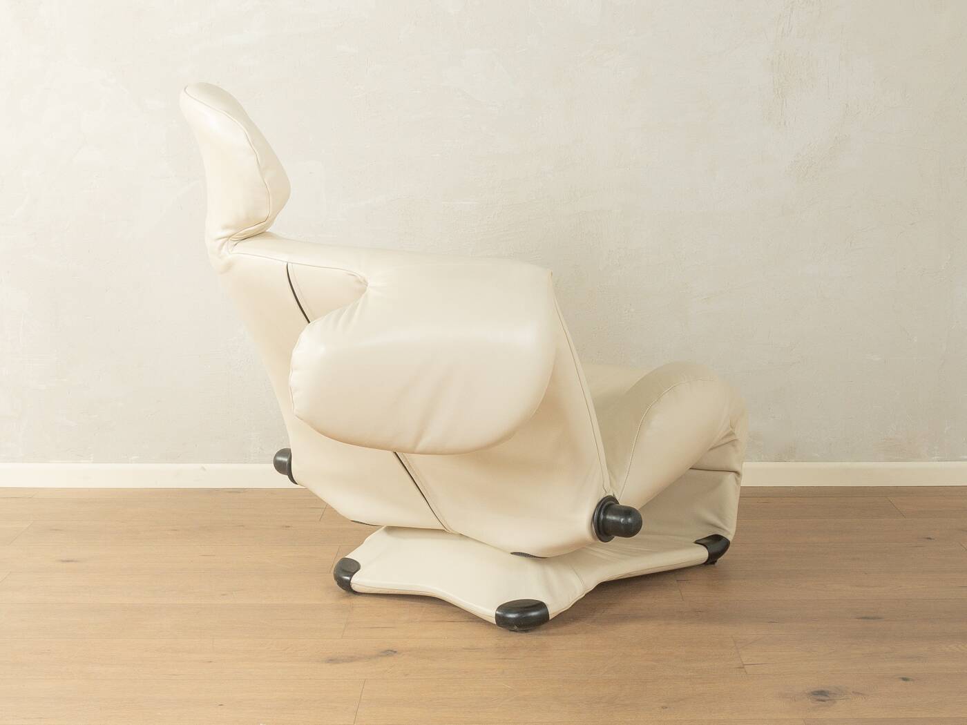 Wink armchair by Toshiyuki Kita for Cassina, 1980s