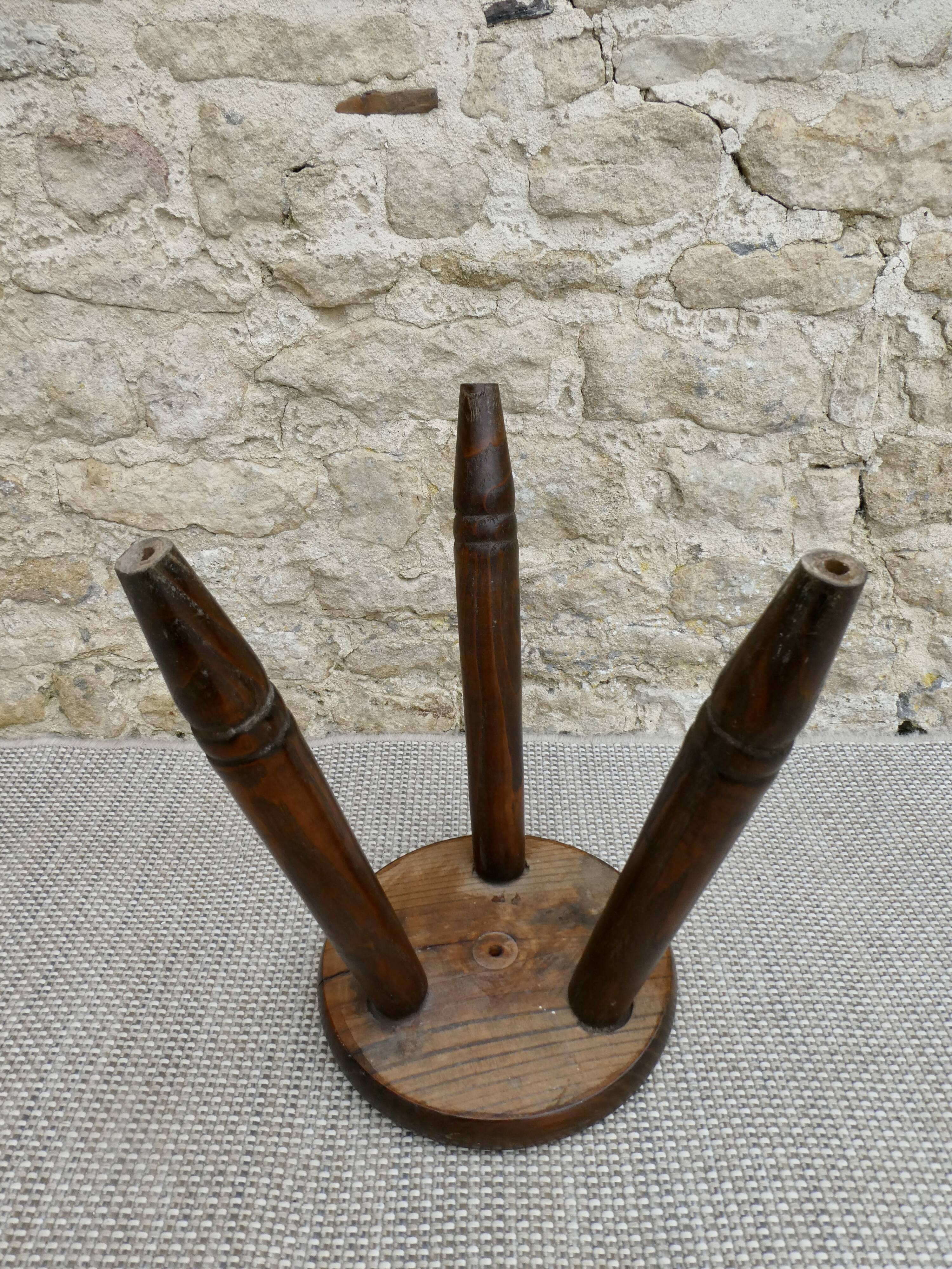 Tabouret tripode en bois massif des années 60