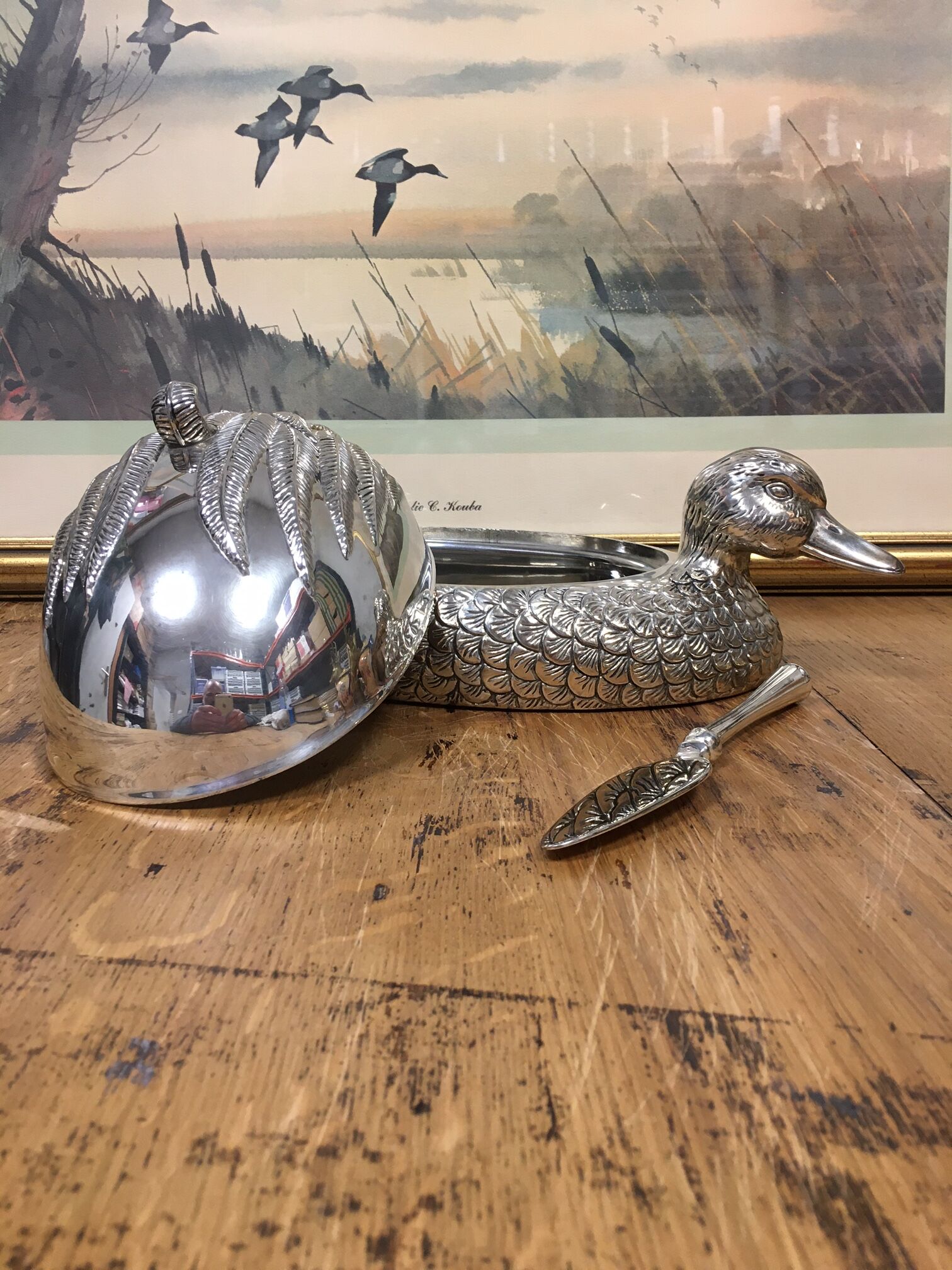Duck-shaped terrine in silver metal