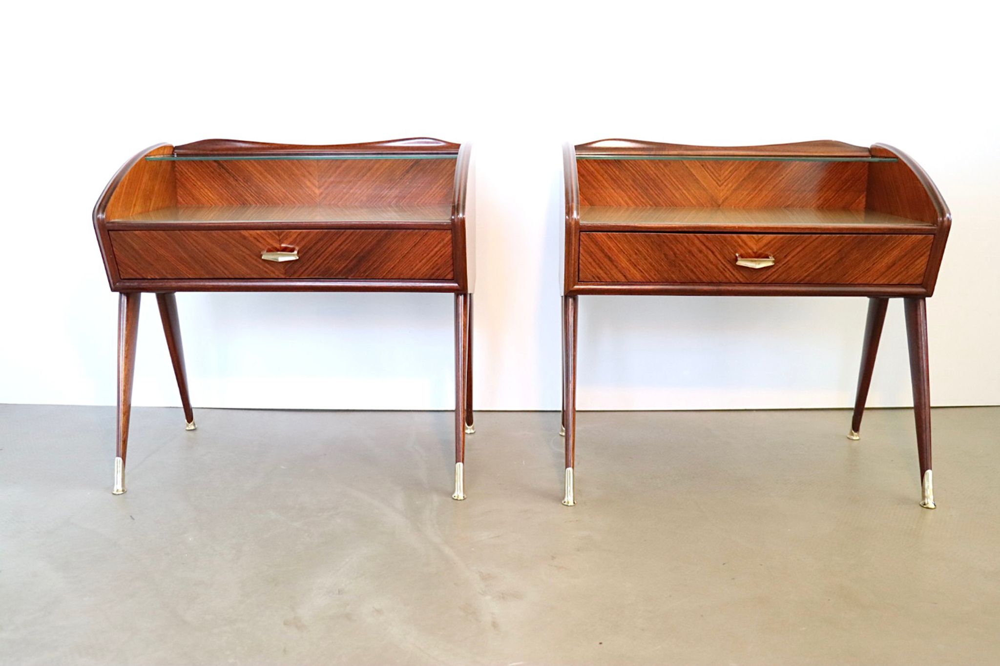Paire de tables de nuit