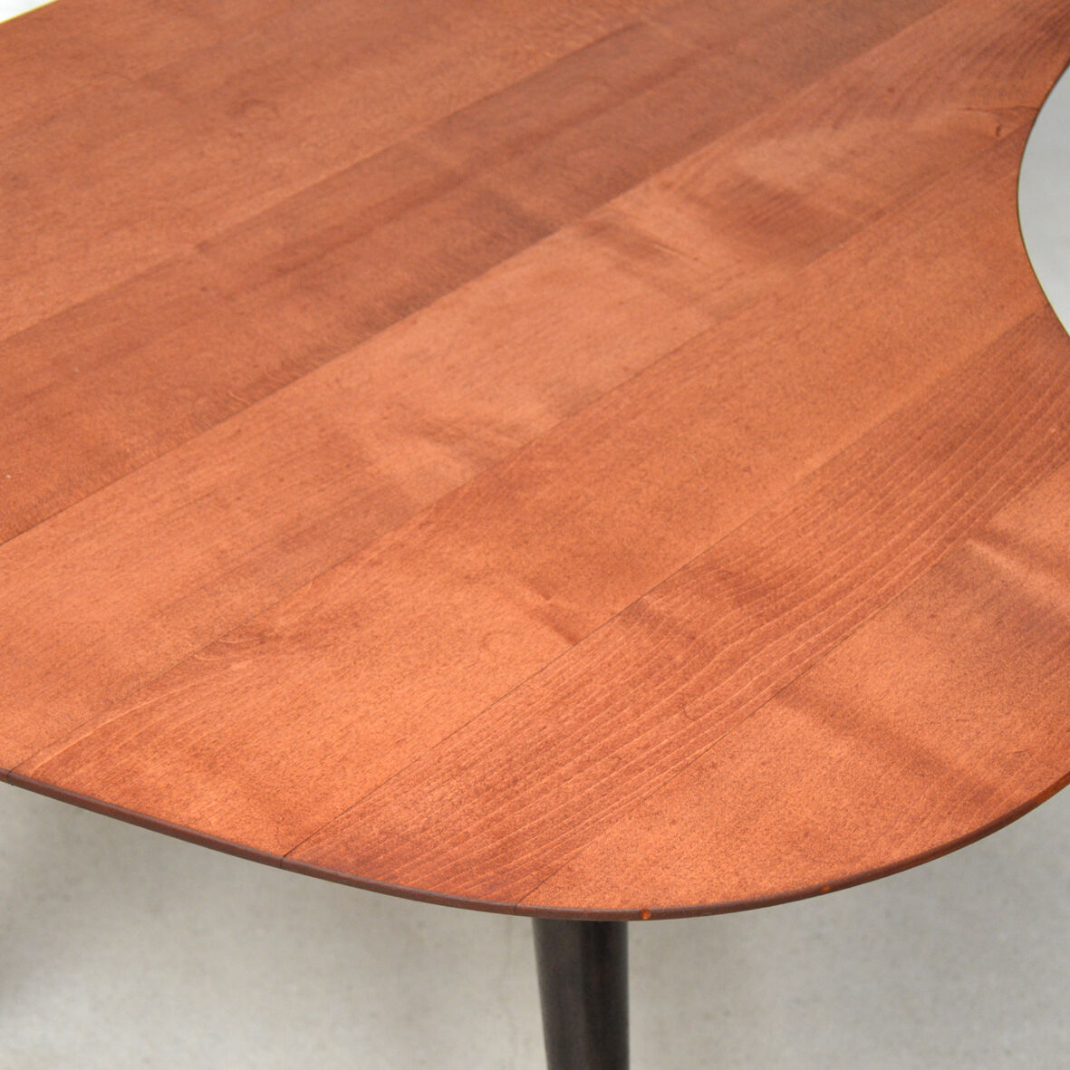 Large coffee table tripod bean, 1960