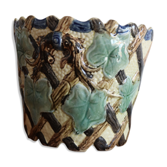 Ivy pot cache in barbotine onnaing art nouveau
