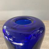 Vase vintage en pâte de verre bleu cobalt