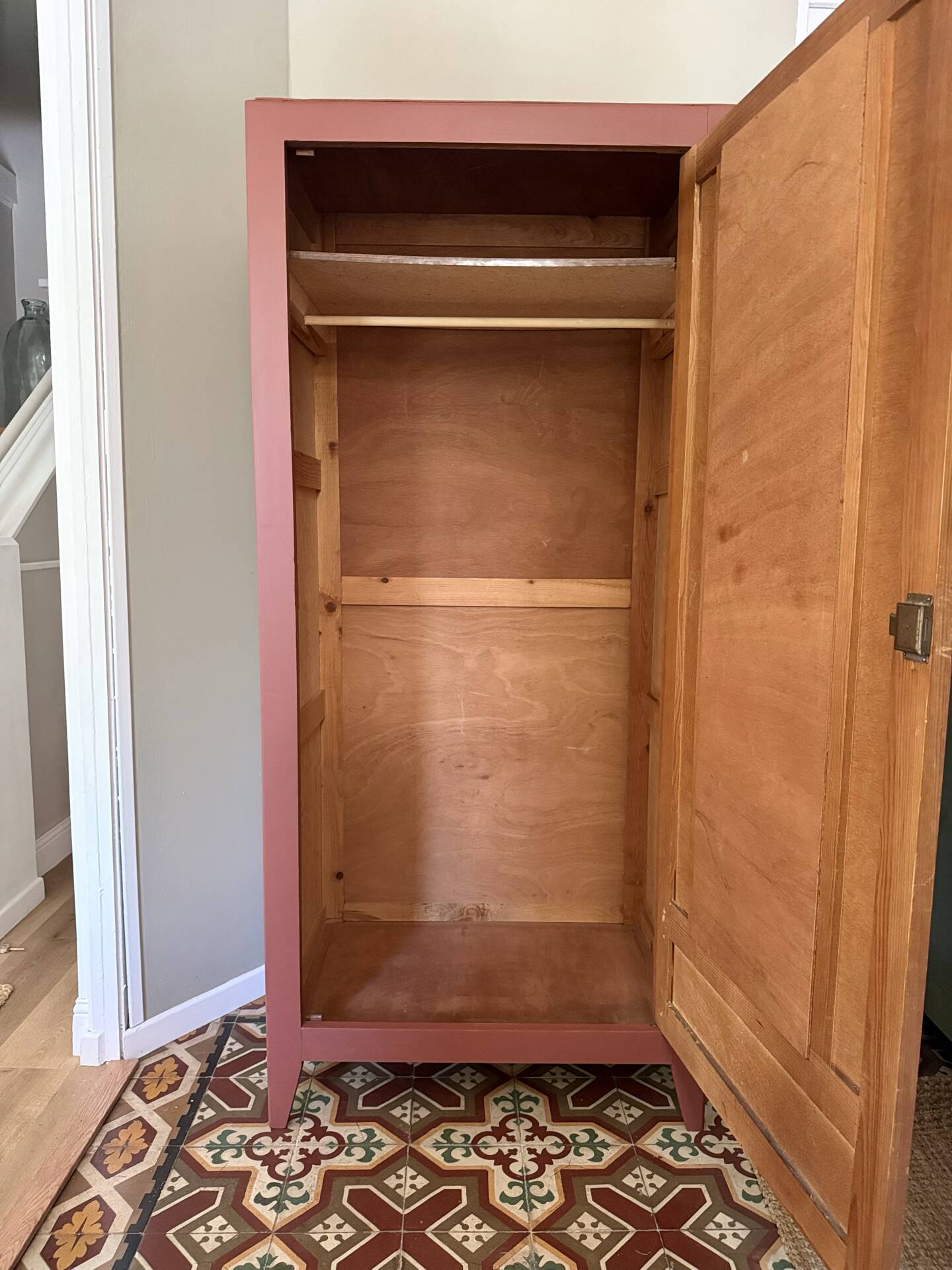 Armoire parisienne