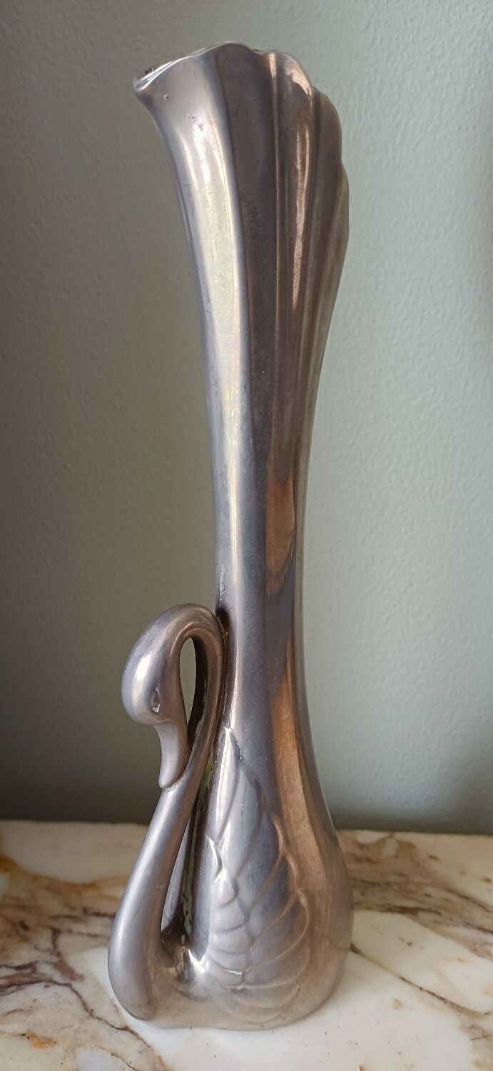 Metal swan soliflore vase