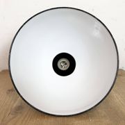 Lampe suspendue industrielle en émail noir de AEG, années 1930