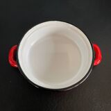 Plat rouge à poignées en métal émaillé
